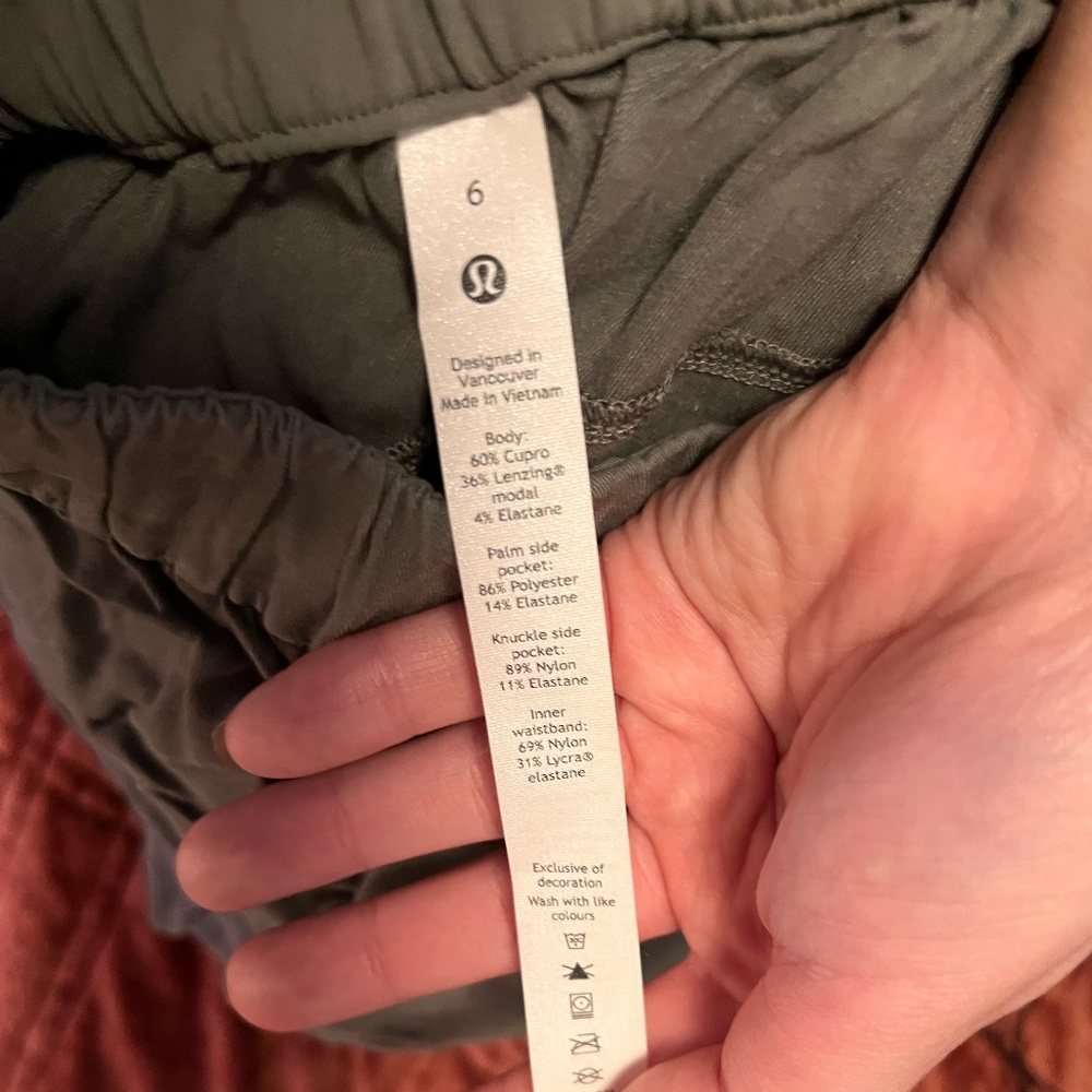 Lululemon cropped wide leg pants